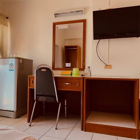 Baansilp Hotel Chiang Rai Bagian luar foto