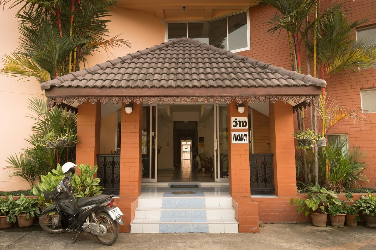 Baansilp Hotel Chiang Rai Bagian luar foto