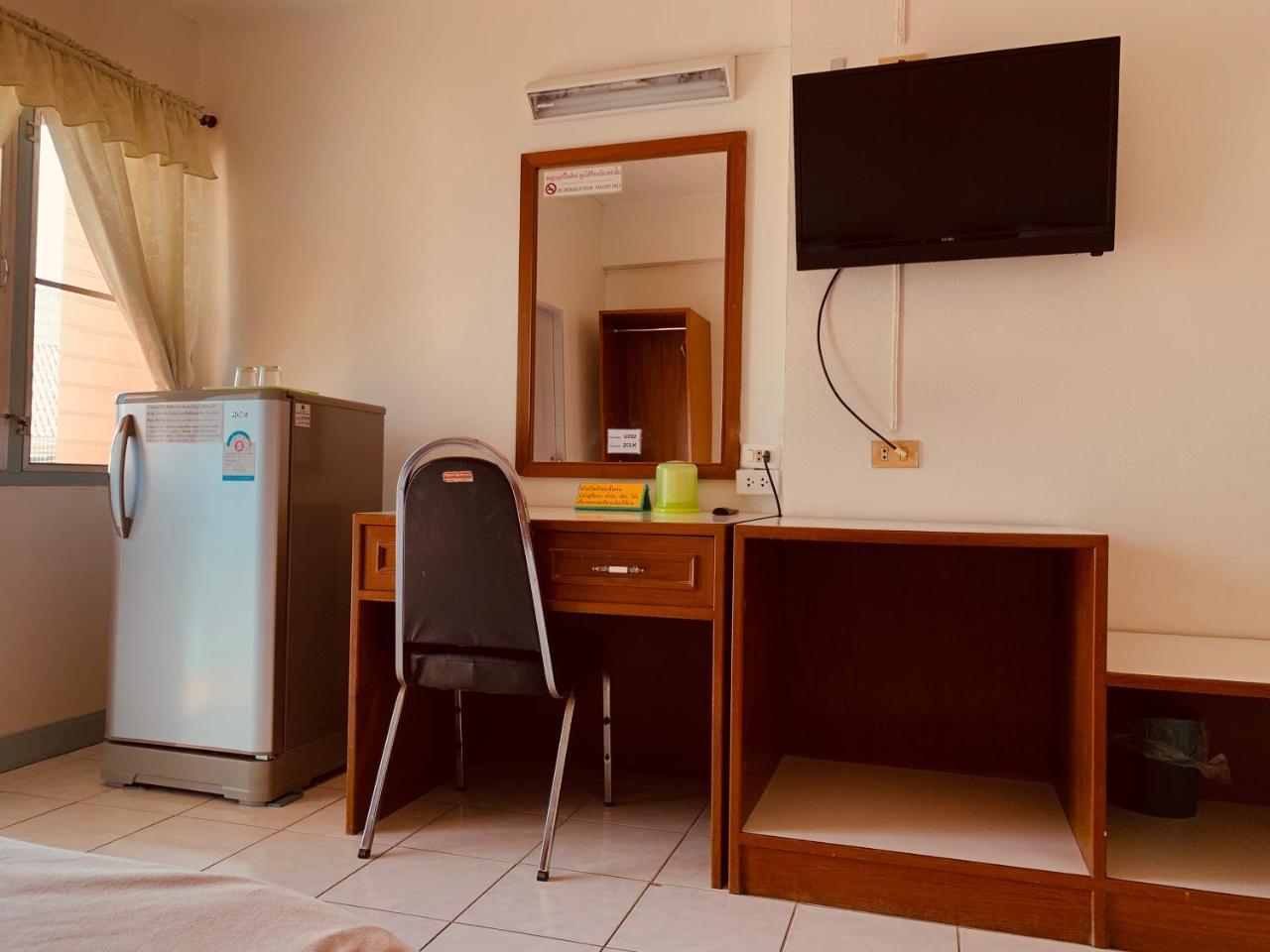Baansilp Hotel Chiang Rai Bagian luar foto