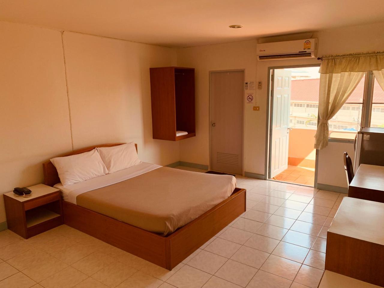 Baansilp Hotel Chiang Rai Bagian luar foto